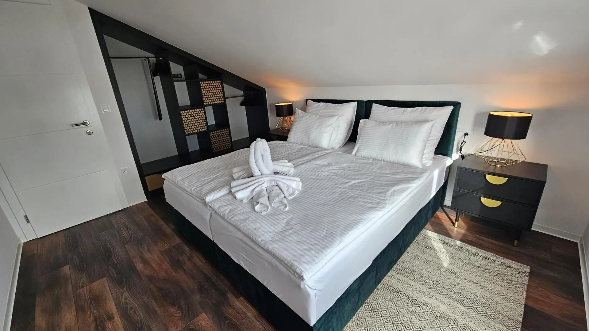 Luxury Loft Apartment Mandre