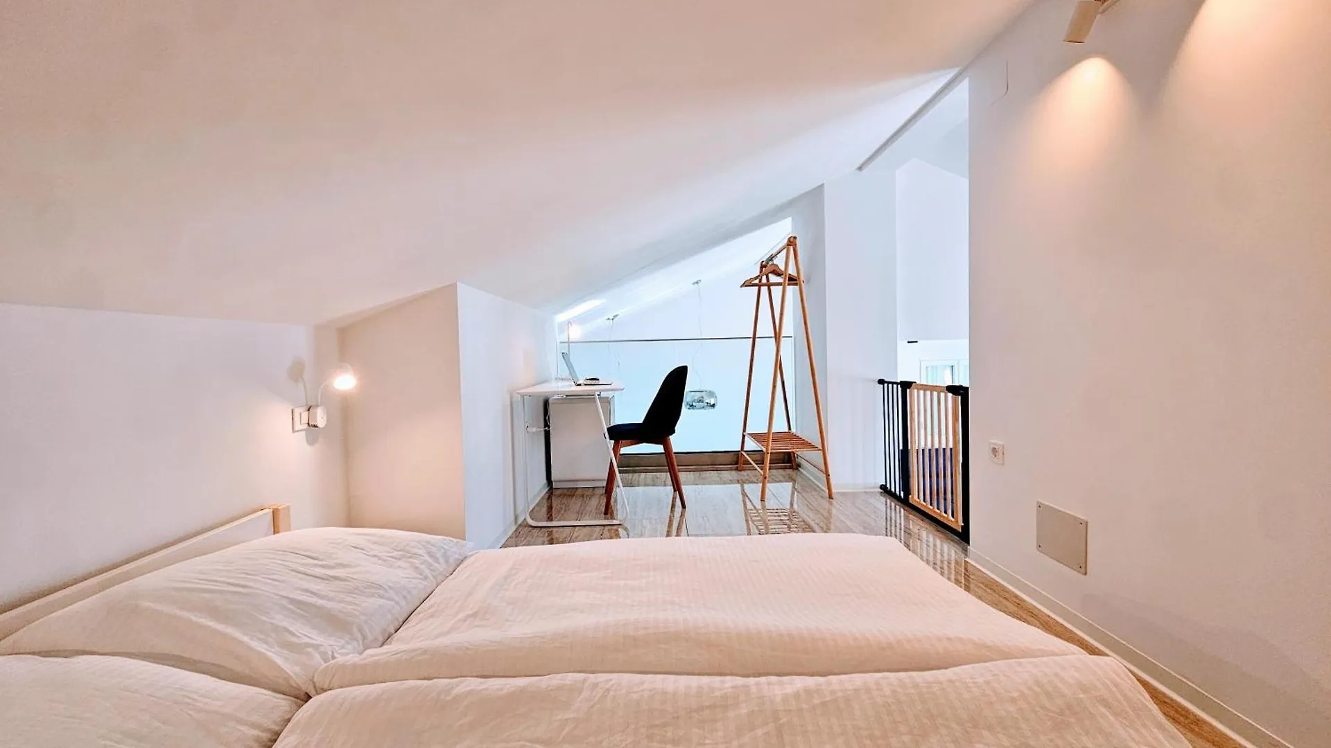 Luxury Loft Apartment Mandre